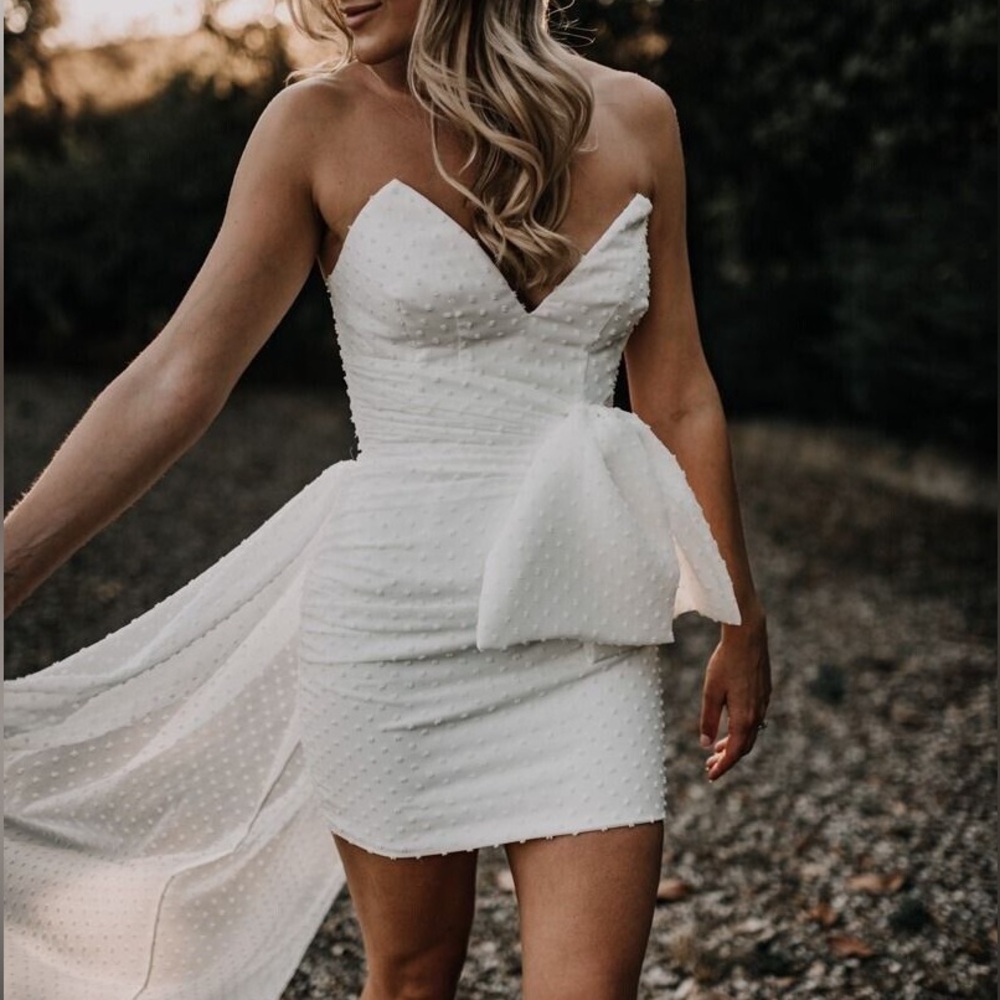 🚨flaw🚨Revolve Katie May Eden Rock Mini Dress in Ivory
